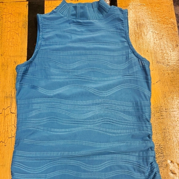 #043 The Limited XS High neck sleeveless top - Picture 1 of 11